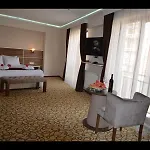 Perama Hotel