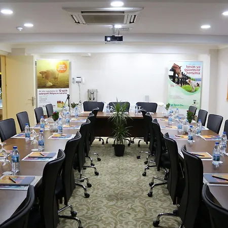 Hotel Perama 3*