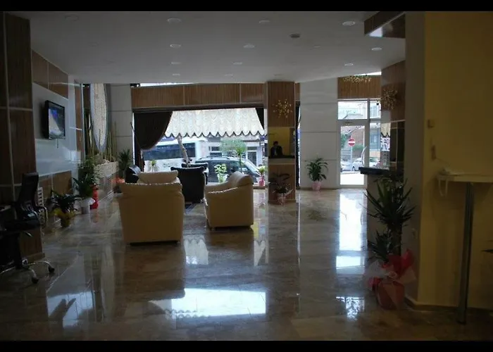 Perama Hotel 3*